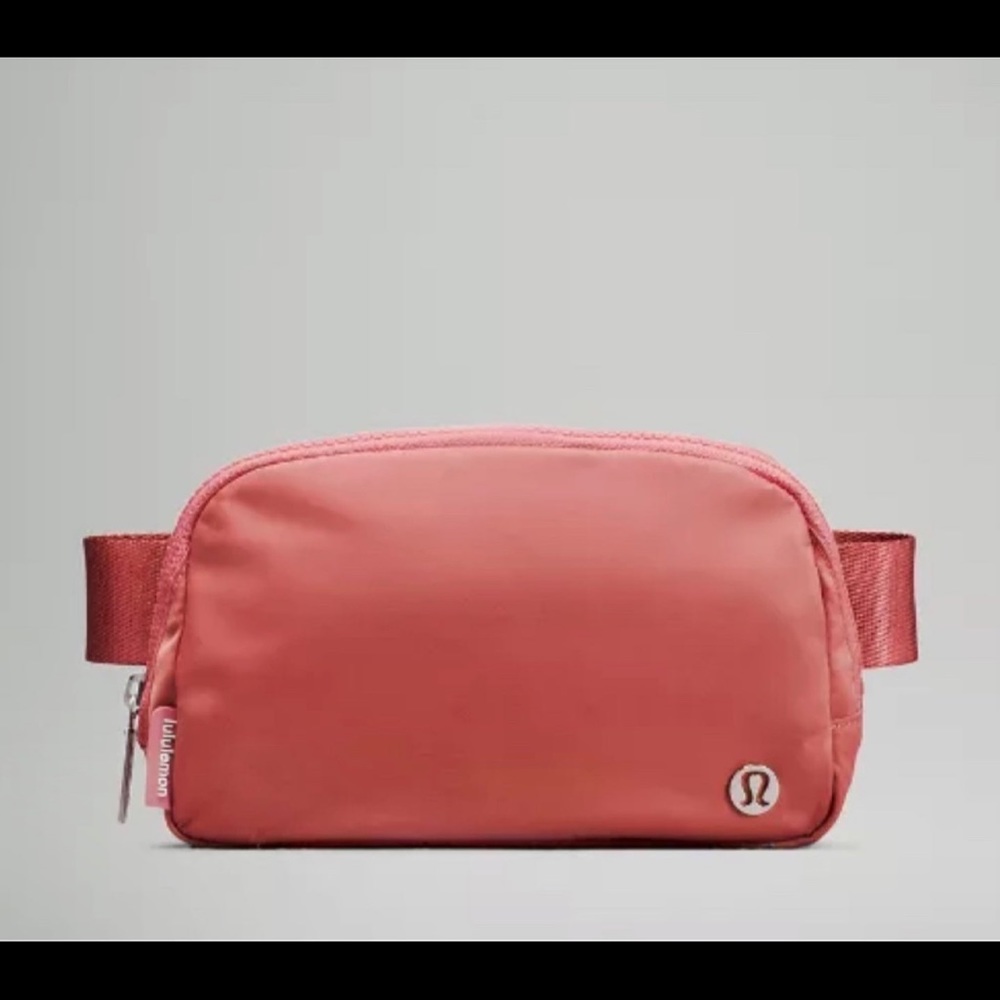 Lululemon everywhere belt Bag